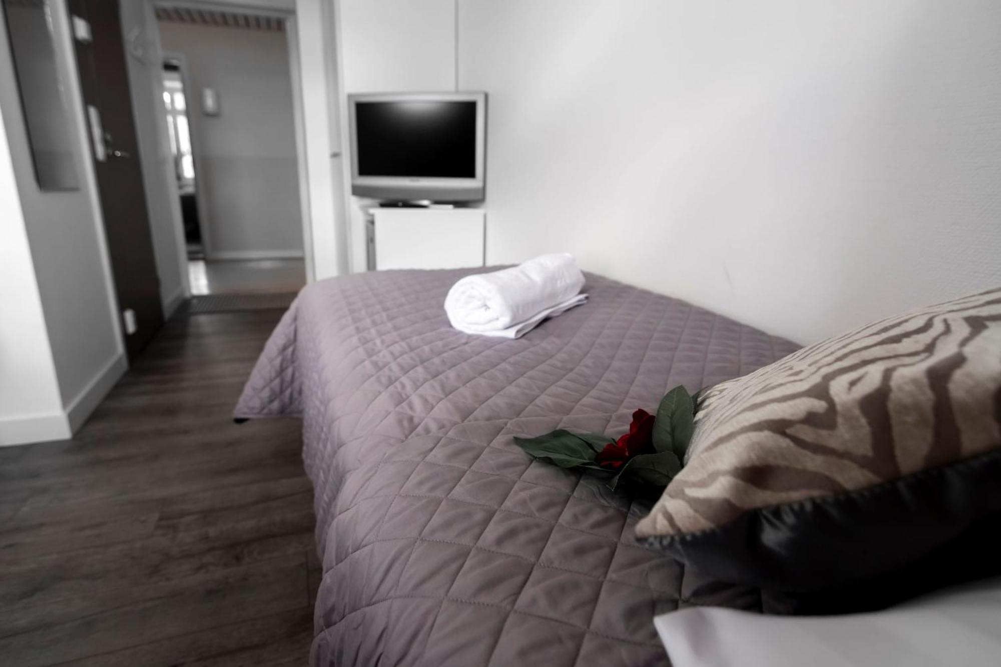 Ik Hotel & Camping Keuruu Phòng bức ảnh